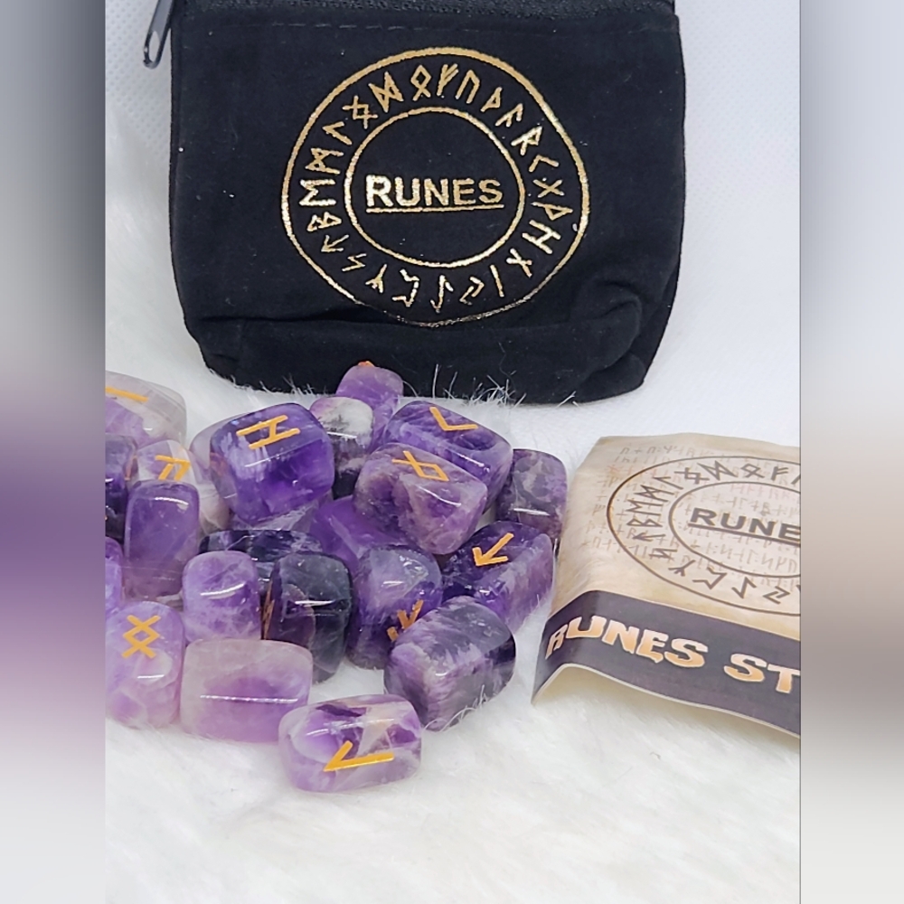 Rune Reading with Amethyst Runes (patroness/guardian Freya) w candle & waxtart!